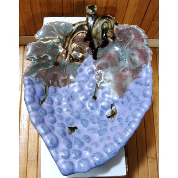 Vintage Studio Art Pottery Majolica Style Grape Leaf Trinket Dish 8.25x6" Signed - Picture 2 of 10